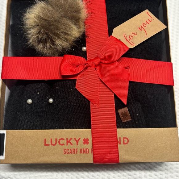 Lucky Brand Accessories - Lucky Brand Black Scarf And Hat Gift Set In Box NWT